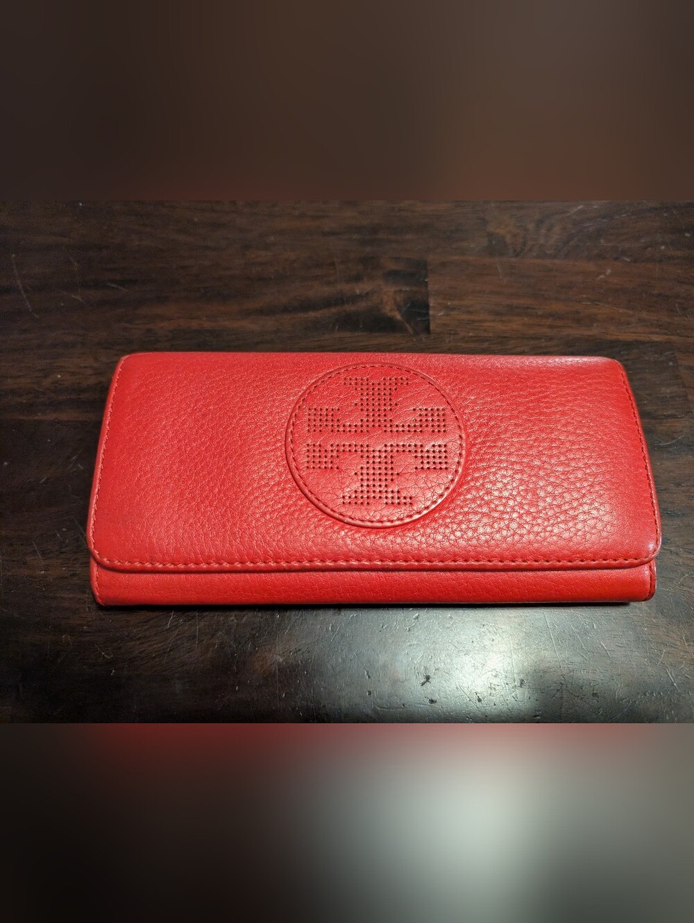 Tory Burch Perforated Logo Red Leather Wallet - Picture 1 of 5